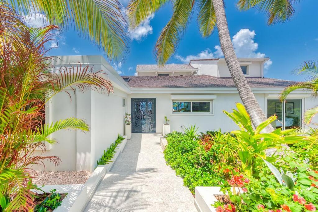 Surfsong Villa- Luxury Water Front Villa For 12 Maho Esterno foto