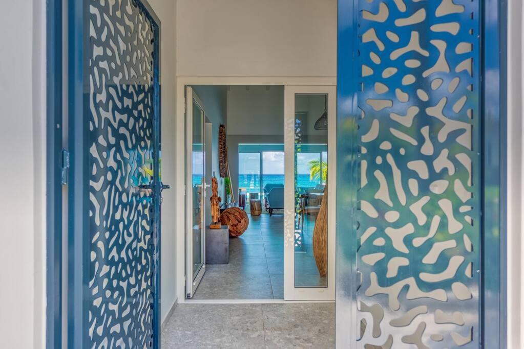 Surfsong Villa- Luxury Water Front Villa For 12 Maho Esterno foto