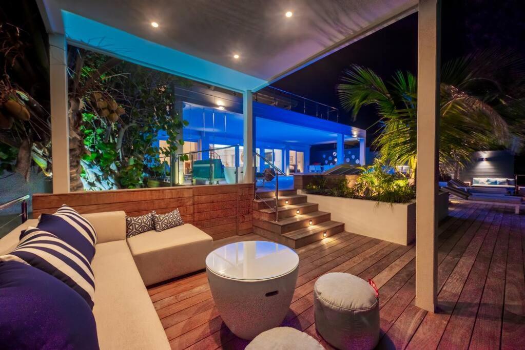 Surfsong Villa- Luxury Water Front Villa For 12 Maho Esterno foto